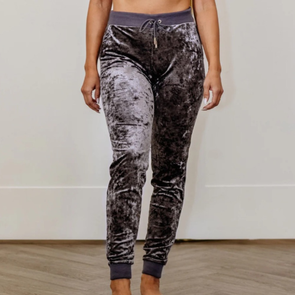 Secret treasures joggers velvet gray  size S(4-6)